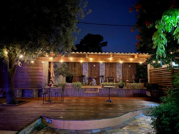 Villa 145 m² plain-pied, piscine  au sel, chauffée & pool house, 1 300 m² de terrain