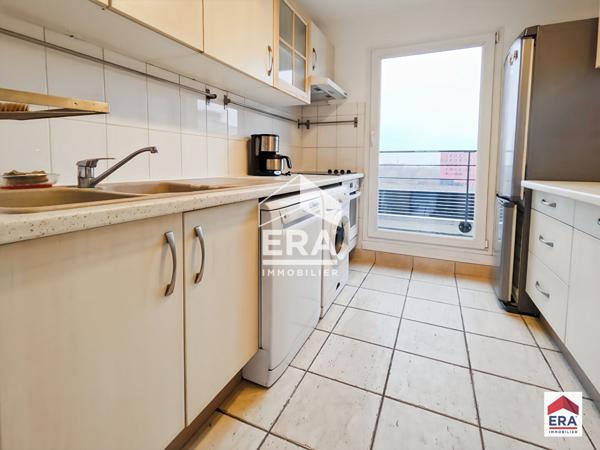 Appartement - 104 m² - 4 Chambres - Balcons - Parking privatif - Proche métro