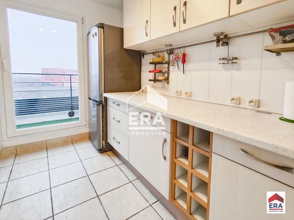 Appartement - 104 m² - 4 Chambres - Balcons - Parking privatif - Proche métro