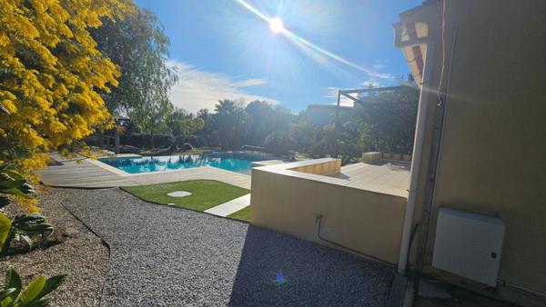 Villa Grimaud 5 pièce(s) 120 m2