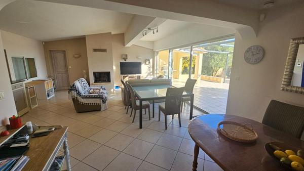 Villa Grimaud 5 pièce(s) 120 m2