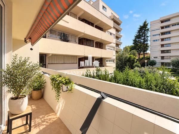 ANTIBES RESIDENCE VAUBAN - APPARTEMENT 3 PIECES PARKING ET CAVE