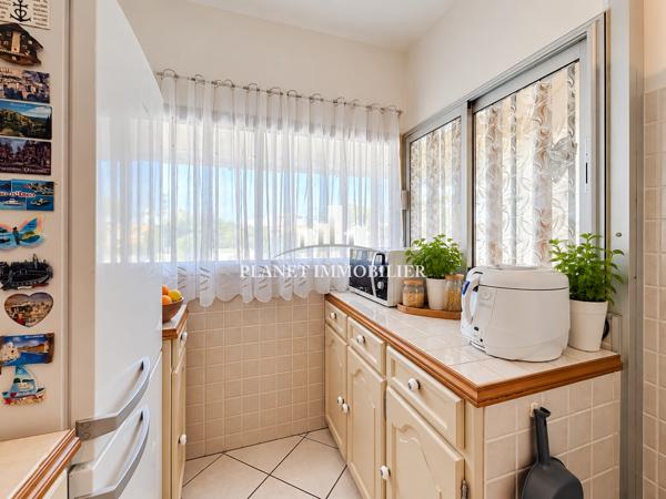 ANTIBES RESIDENCE VAUBAN - APPARTEMENT 3 PIECES PARKING ET CAVE