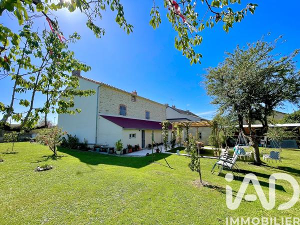 Maison à vendre 9 pièces 198 m² Lathus-Saint-Rémy