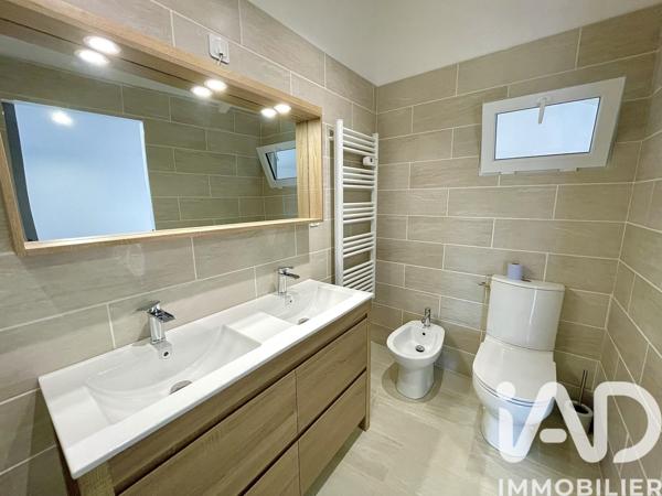 Maison à vendre 9 pièces 198 m² Lathus-Saint-Rémy