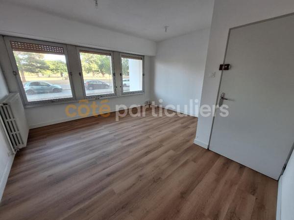 Location
                Bureaux18,95 m² - 1 Pièce -
                    MONTAUBAN (82000)