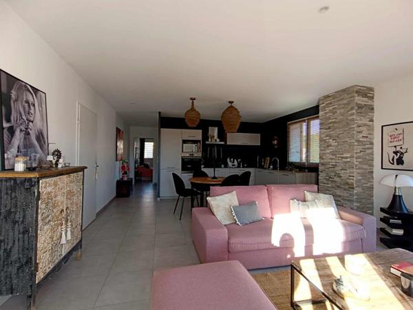 Appartement Istres 3 pièce(s) 75 m2 et Deux places parking