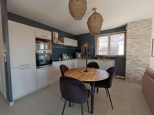 Appartement Istres 3 pièce(s) 75 m2 et Deux places parking