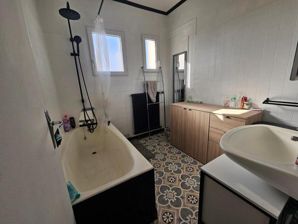 Maison à Thouars, 79100 - 7 pièces 190m²