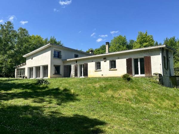 Maison à vendre |  Julienne |  8 pièces | 245 m²