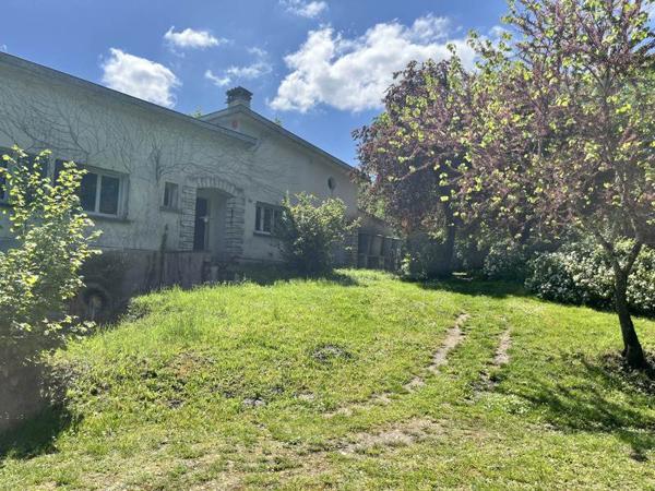 Maison à vendre |  Julienne |  8 pièces | 245 m²