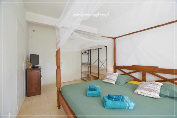 Les Trois-Îlets – Villa prestige T5 de 146 m² habitables (219 m² au total) avec piscine, solarium et vue mer imprenable- A Vendre 972