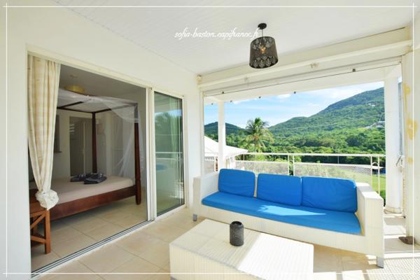 Les Trois-Îlets – Villa prestige T5 de 146 m² habitables (219 m² au total) avec piscine, solarium et vue mer imprenable- A Vendre 972