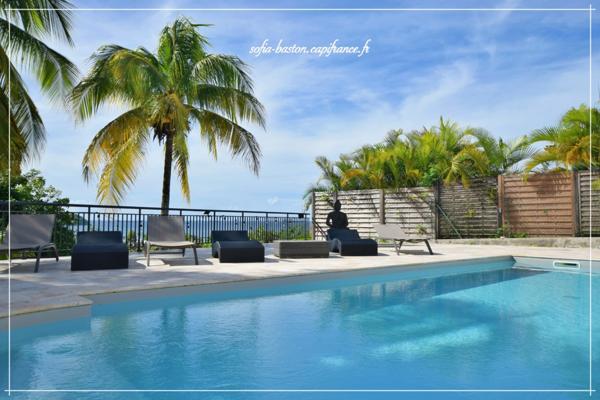 Les Trois-Îlets – Villa prestige T5 de 146 m² habitables (219 m² au total) avec piscine, solarium et vue mer imprenable- A Vendre 972