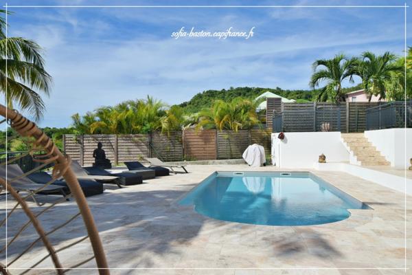 Les Trois-Îlets – Villa prestige T5 de 146 m² habitables (219 m² au total) avec piscine, solarium et vue mer imprenable- A Vendre 972