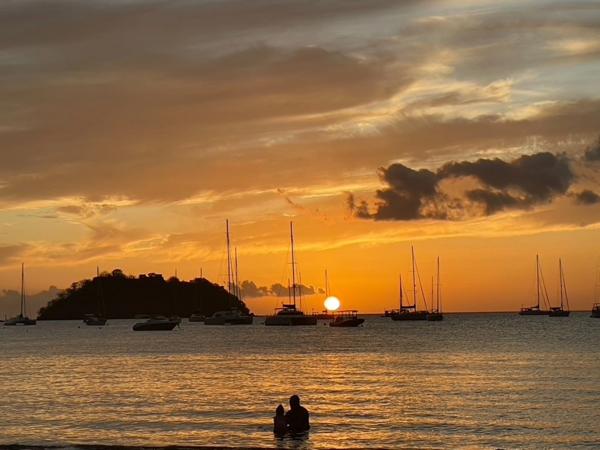 Les Trois-Îlets – Villa prestige T5 de 146 m² habitables (219 m² au total) avec piscine, solarium et vue mer imprenable- A Vendre 972