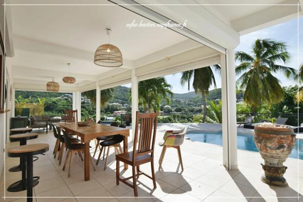 Les Trois-Îlets – Villa prestige T5 de 146 m² habitables (219 m² au total) avec piscine, solarium et vue mer imprenable- A Vendre 972