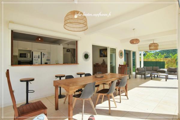 Les Trois-Îlets – Villa prestige T5 de 146 m² habitables (219 m² au total) avec piscine, solarium et vue mer imprenable- A Vendre 972