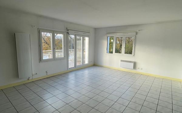 Appartement à louer    3 pièces •  Myennes