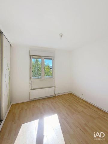 Location appartement 4 pièces 66 m² Aubagne