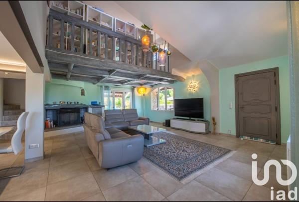 Maison à vendre 7 pièces 264 m² Cogolin