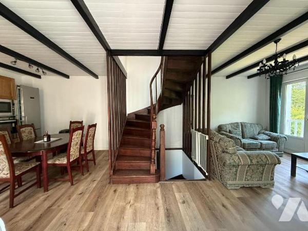 A VENDRE, PLESTIN LES GREVES

Découvrez cette très jolie maison entièrement rénovée.
Idéalem...