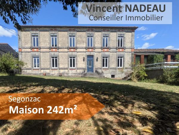 Maison - 7 pièces - 242 m²