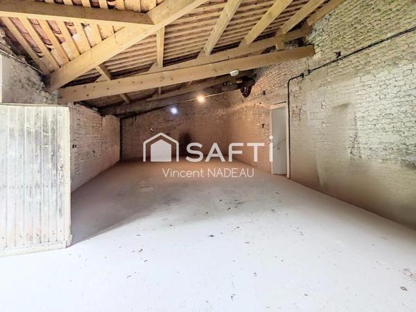 Maison - 7 pièces - 242 m²