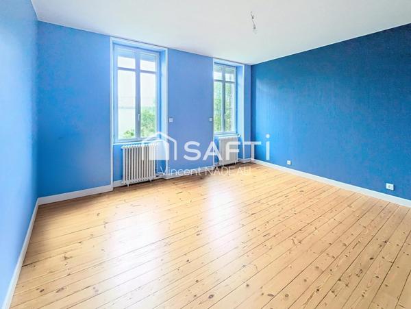 Maison - 7 pièces - 242 m²