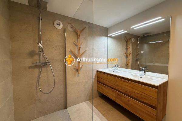 Vente                                                      Appartement
                        
                     5 pièces                      107 m2                     à Vars