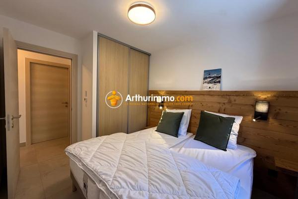 Vente                                                      Appartement
                        
                     5 pièces                      107 m2                     à Vars