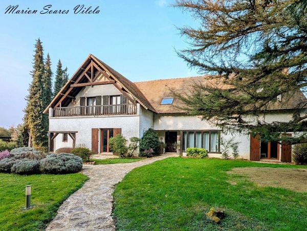 BELLE DEMEURE sur plus de 3 500 m² de terrain– Chaumes-en-Brie (77390)