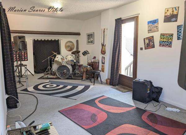 BELLE DEMEURE sur plus de 3 500 m² de terrain– Chaumes-en-Brie (77390)