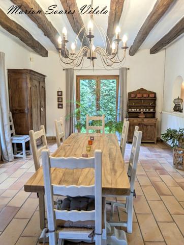 BELLE DEMEURE sur plus de 3 500 m² de terrain– Chaumes-en-Brie (77390)