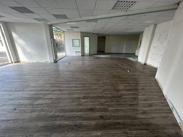 Fonds et/ou murs commerciaux à vendre à Hillion dans les Côtes-d'Armor (22120), ref : 22007-753