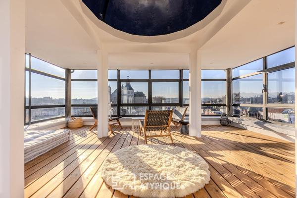Maison d’architecte avec volumes spectaculaires et panorama à 360°