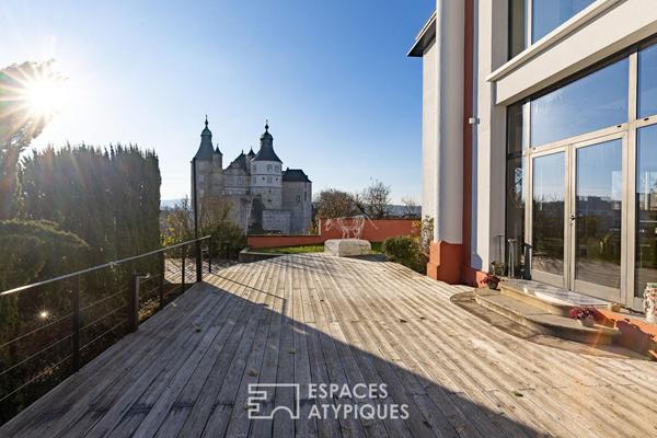 Maison d’architecte avec volumes spectaculaires et panorama à 360°