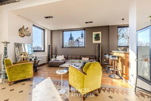 Maison d’architecte avec volumes spectaculaires et panorama à 360°