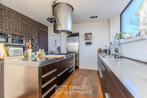 Maison d’architecte avec volumes spectaculaires et panorama à 360°