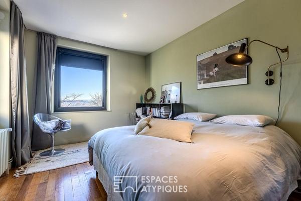 Maison d’architecte avec volumes spectaculaires et panorama à 360°