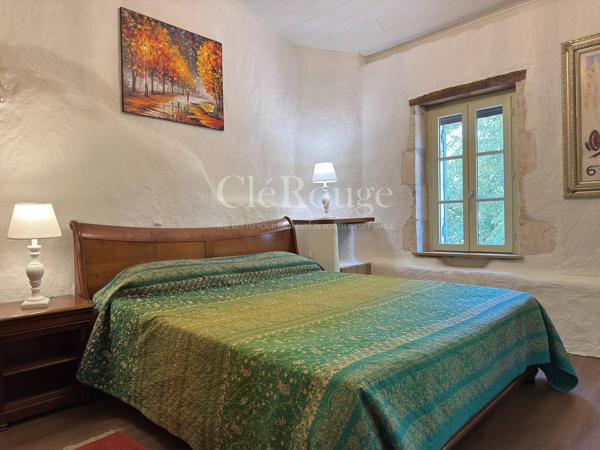 Magnifique emplacement pour cette maison de campagne avec un gîte près de Bergerac
