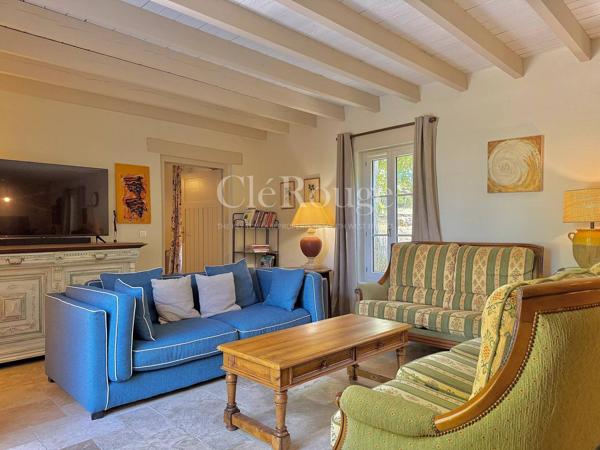 Magnifique emplacement pour cette maison de campagne avec un gîte près de Bergerac