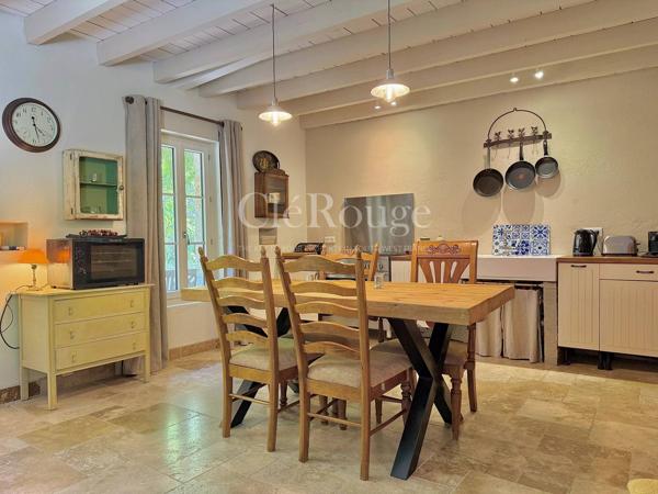 Magnifique emplacement pour cette maison de campagne avec un gîte près de Bergerac