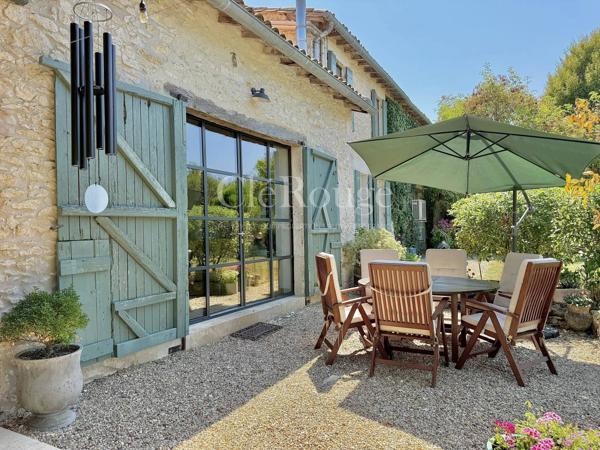 Magnifique emplacement pour cette maison de campagne avec un gîte près de Bergerac