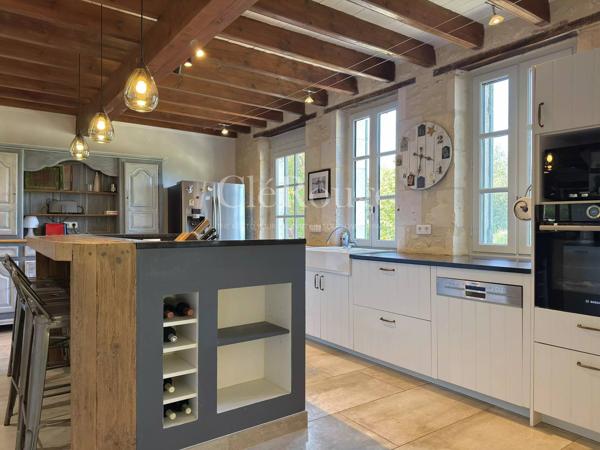 Magnifique emplacement pour cette maison de campagne avec un gîte près de Bergerac
