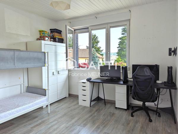 Appartement T4 avec entrée privative terrain et garage