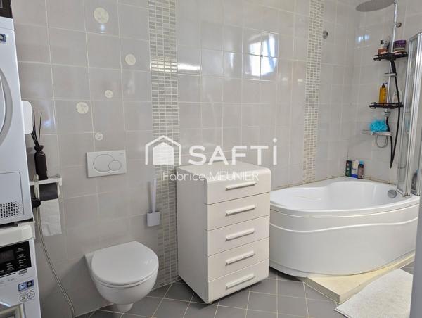 Appartement T4 avec entrée privative terrain et garage