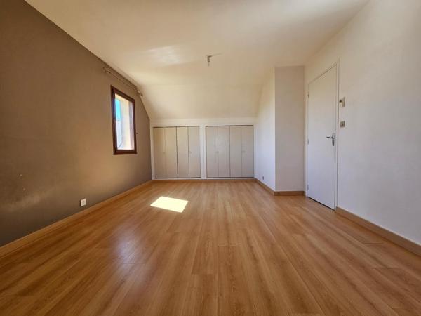 Maison à LA CHAPELLE-SAINT-AUBIN, 72650 - 5 pièces 125m²