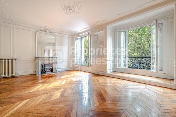 Haussmannien de 140 m² avec terrasse de 34 m², à deux pas de Montmartre