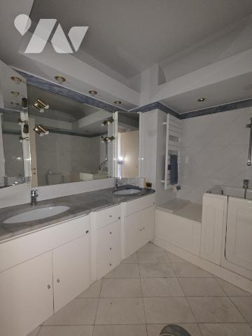 Sceaux - Proche Gare - Appartements 5 pièces 3 chambres avec cave et parking